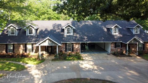 A home in Benton