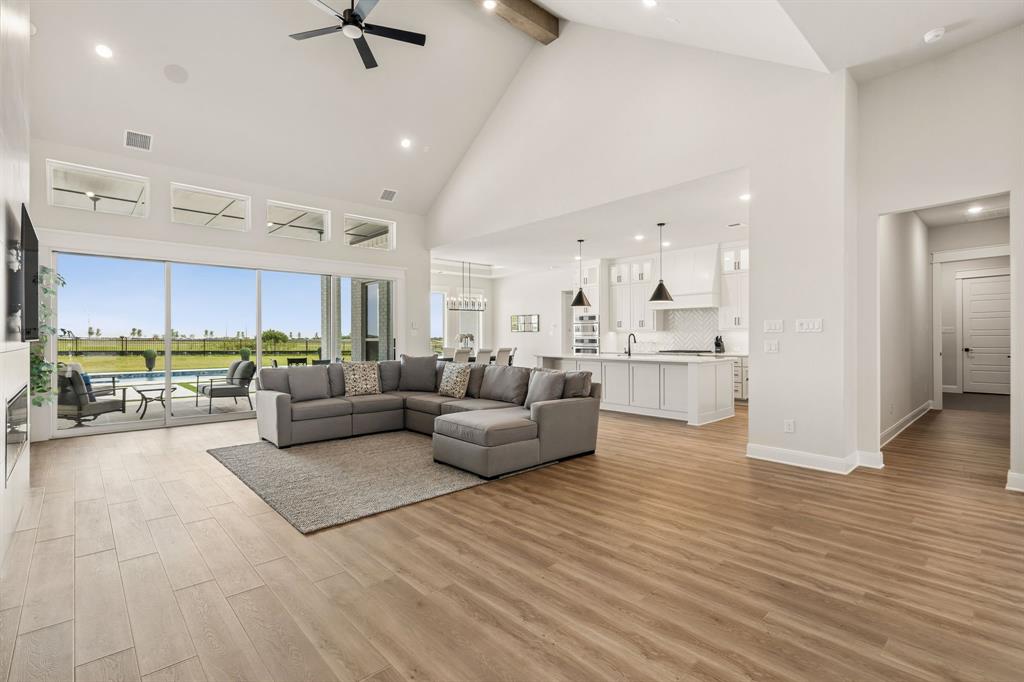 Bella Flora - Residential