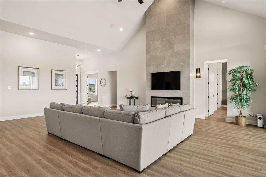 Bella Flora - Residential
