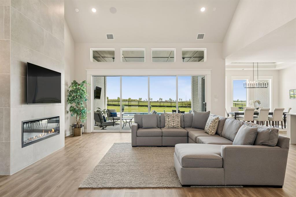 Bella Flora - Residential