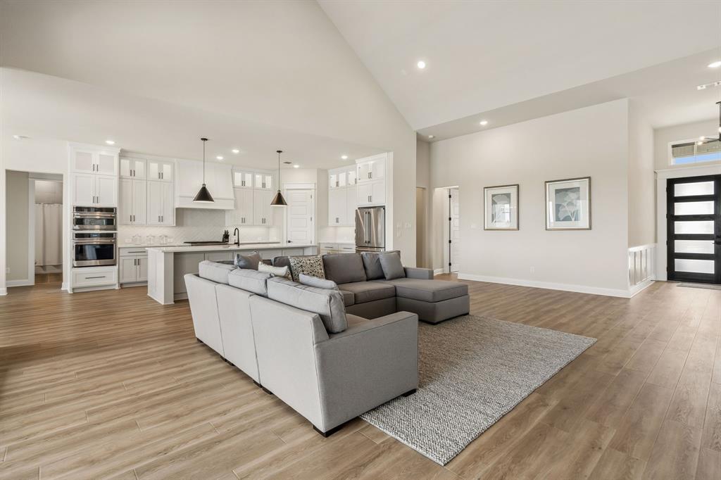 Bella Flora - Residential