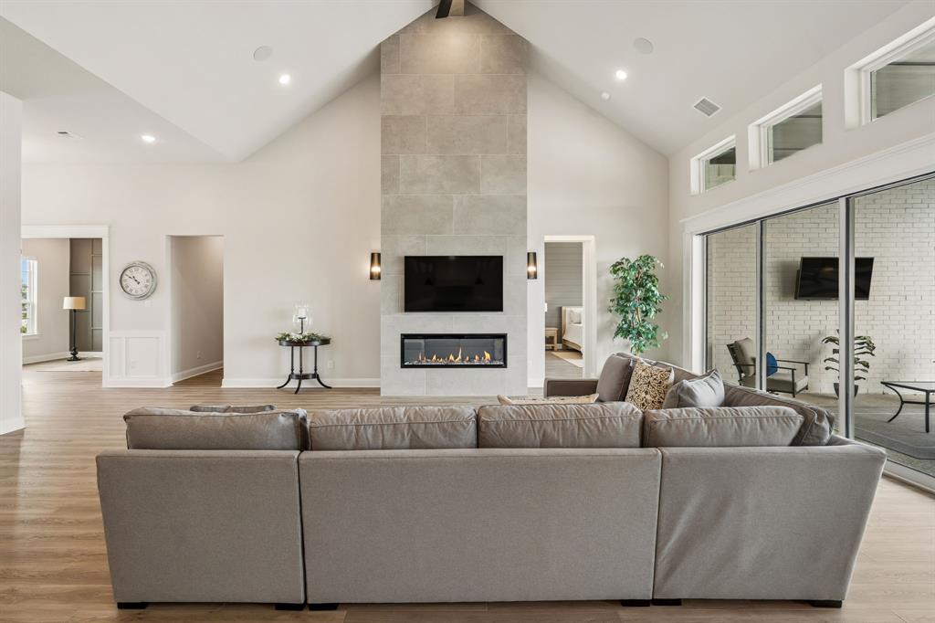 Bella Flora - Residential