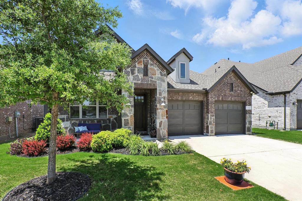 1521 Twistleaf Road