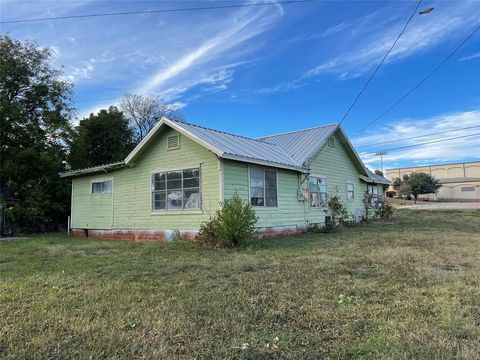 A home in Jacksboro