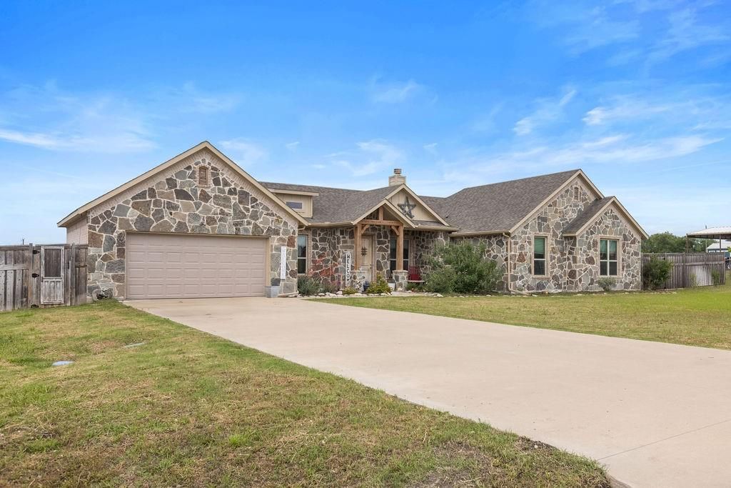 Photo of 300 Delatorre Street, Trenton, TX 75490 (MLS # 21268582)