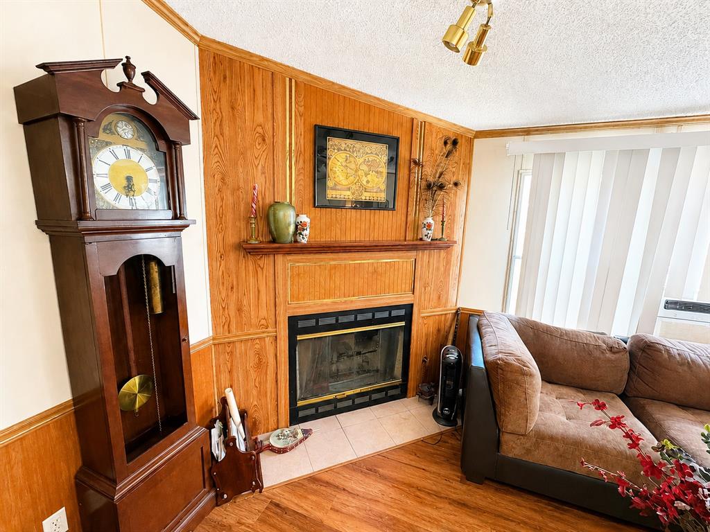 111 Salem Loop