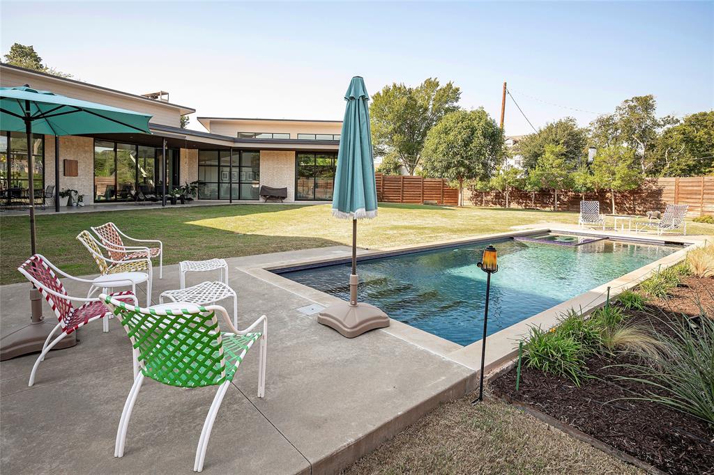 Thomas Jefferson Terrace - Residential