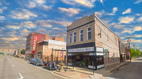 Photo of 2702 Lee Street, Greenville, TX 75401 (MLS # 21193459)