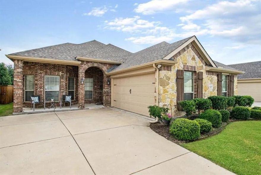 Charming single-story home in highly sought-after Reserve at Westridge, zoned to fantastic Frisco ISD schools.  This home sits on a cul de sac, is walkable to Scott Elementary school and George Webb Park.  The open concept layout has high ceilings, abundant natural light, and a bright, welcoming feel.  The kitchen features a large island with a raised eating area, granite countertops, new stainless-steel appliances, and a walk-in pantry!  The Reserve at Westridge has exceptional resort-style amenities including a water park with four pools, water slides and splash pads, playgrounds, amenity center, park, basketball courts, walking trails, a catch and release pond, and highly-ranked schools making this house a truly special place to call home.