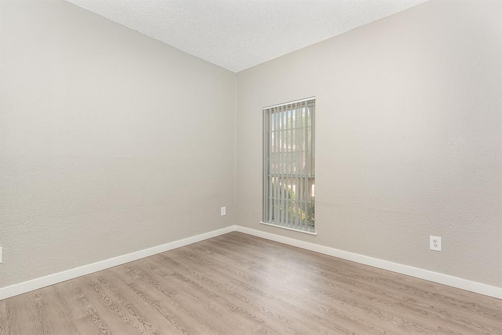 Meadows Condo - Residential