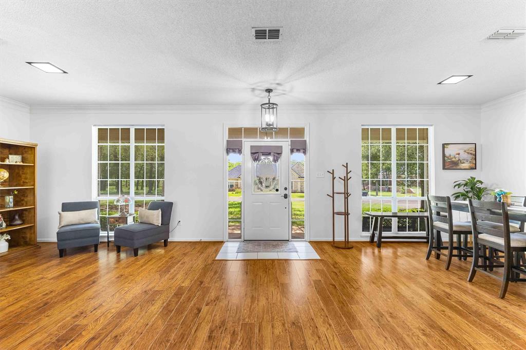 105 Lost Oaks Drive