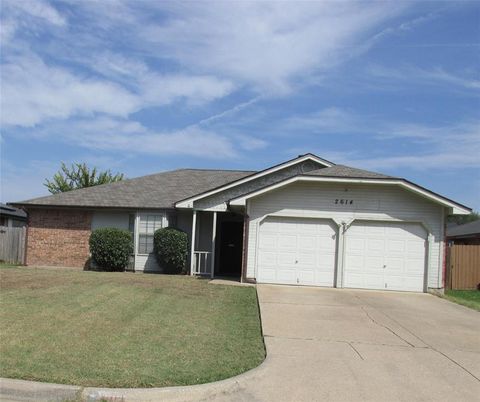 2614 Carrington Lane Grand Prairie TX 75052