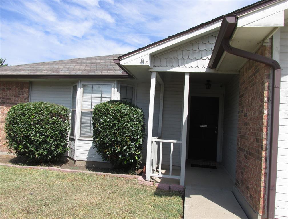 2614 Carrington Lane