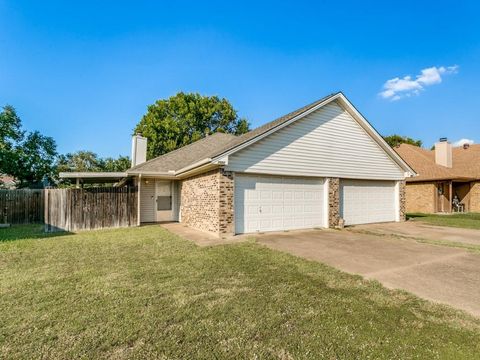 7501-7503 April Lane North Richland Hills TX 76182