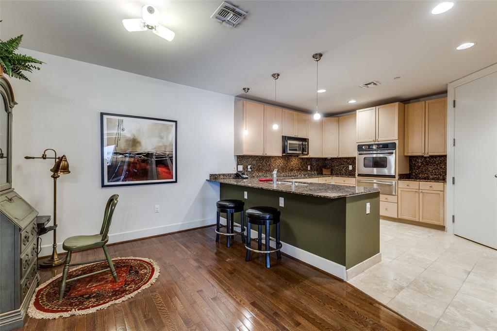 1505 Elm Street Condos - Residential