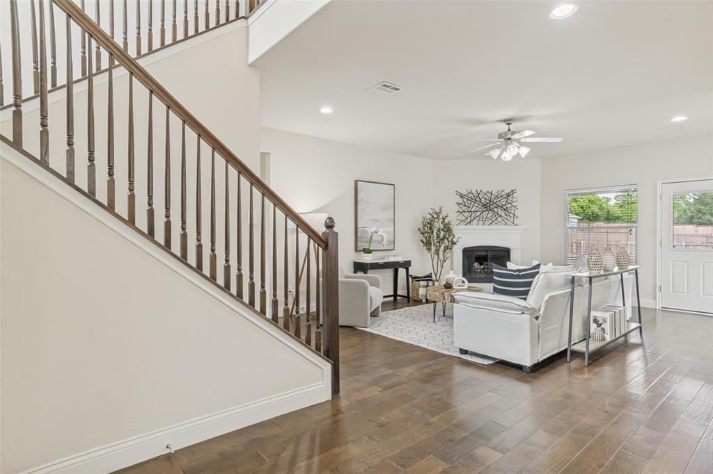 1136 Hidden Lakes Way