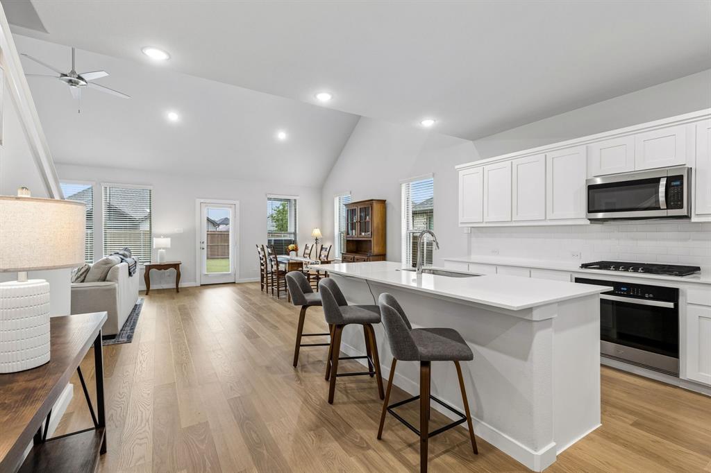 Photo of 917 Breezy Street, Princeton, TX 75407 (MLS # 21301080)