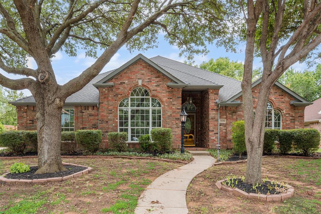 828 Abbots Lane