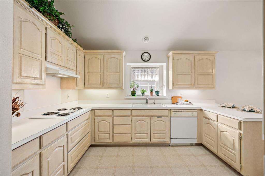 2220 Tiffany Glenn Court