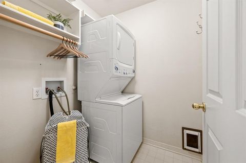 Tiny photo for 2220 Tiffany Glenn Court, Bedford, TX 76021 (MLS # 21097595)