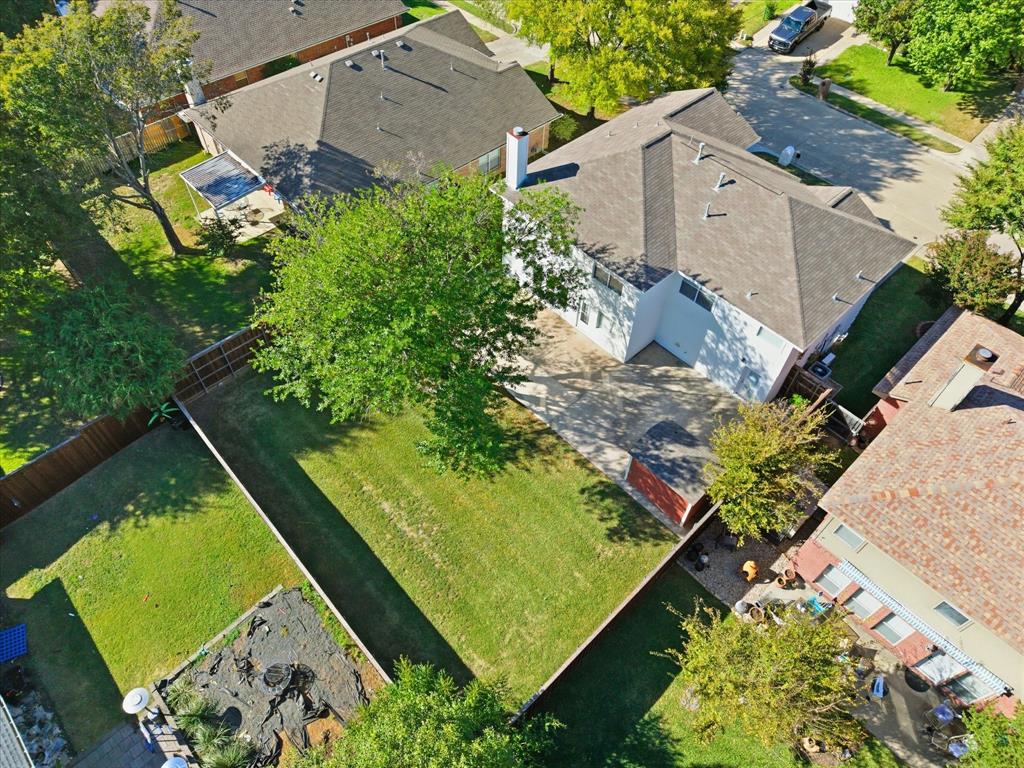 809 Oak Hollow Lane
