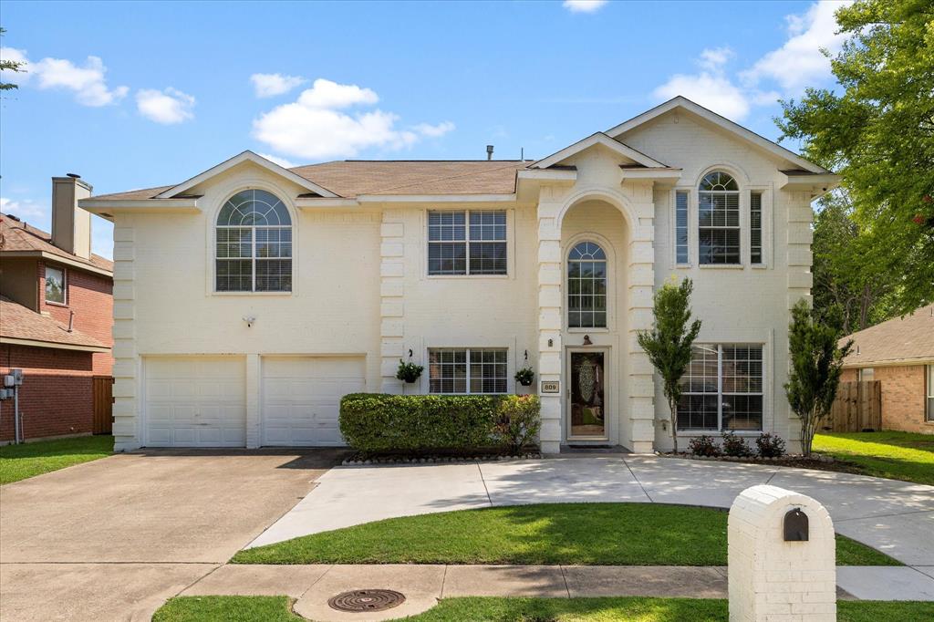 809 Oak Hollow Lane