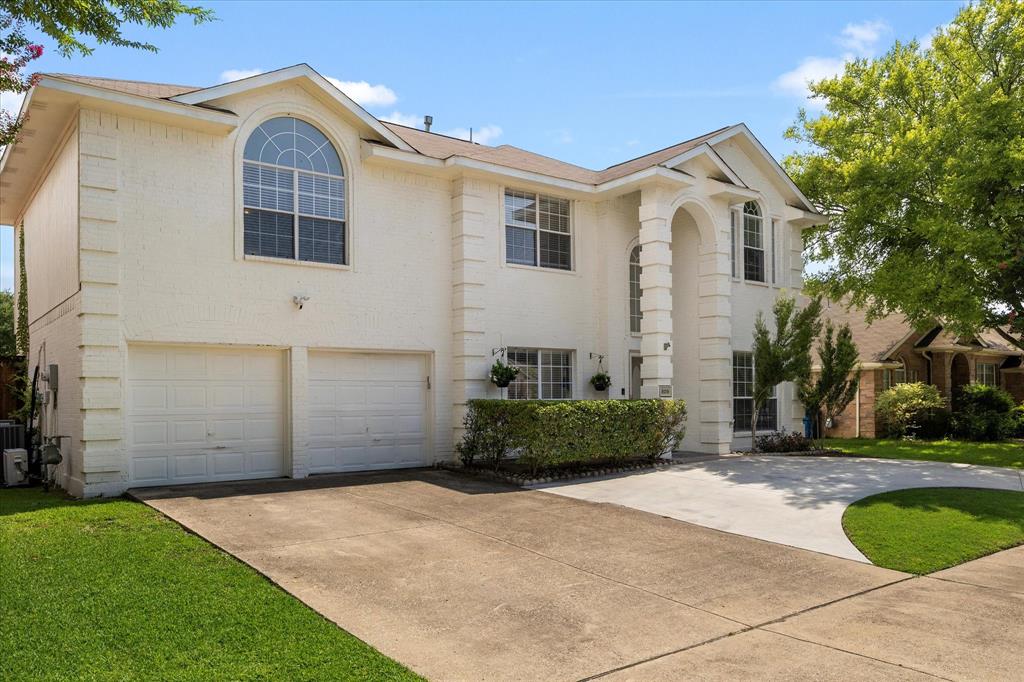809 Oak Hollow Lane