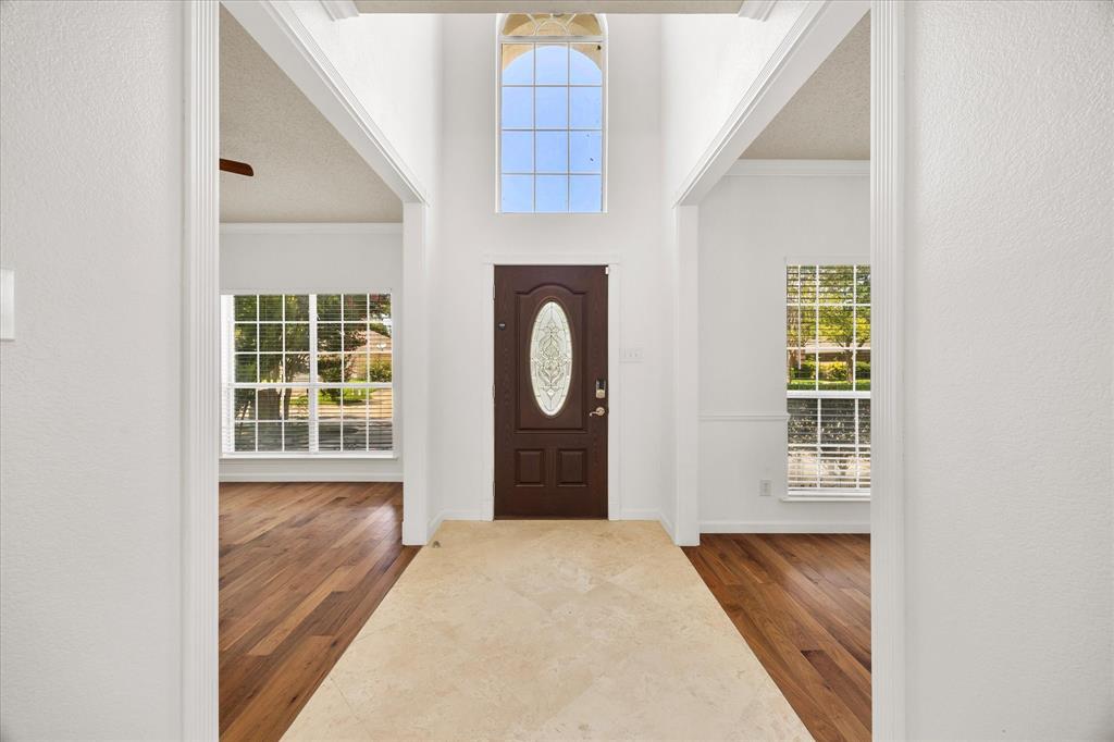 809 Oak Hollow Lane