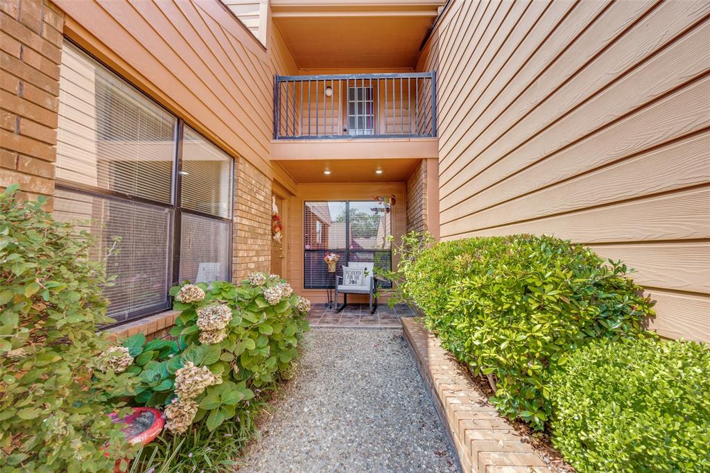 12 Village Green Court