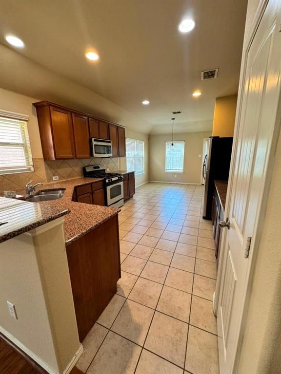2808 Houston Wood