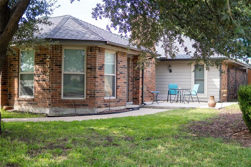 This stunning residence offers convenience and comfort in one of the most desirable areas! With easy access to George Bush Turnpike and the Dallas North Tollway, commuting is a breeze. Located within the sought-after Carrollton-Farmers Branch ISD and just 5 minutes from shopping centers, grocery stores, and a variety of restaurants, you’ll love the lifestyle this home provides.

Inside, you’ll find cathedral ceilings in the master bedroom, giving the space an open and elegant feel. The home has been freshly painted throughout and features a new roof with skylights that bring in plenty of natural light. Enjoy entertaining at your very own wet bar, with open spaces living room to entertain the whole family or step outside to a backyard with a newly stained fence for added privacy.