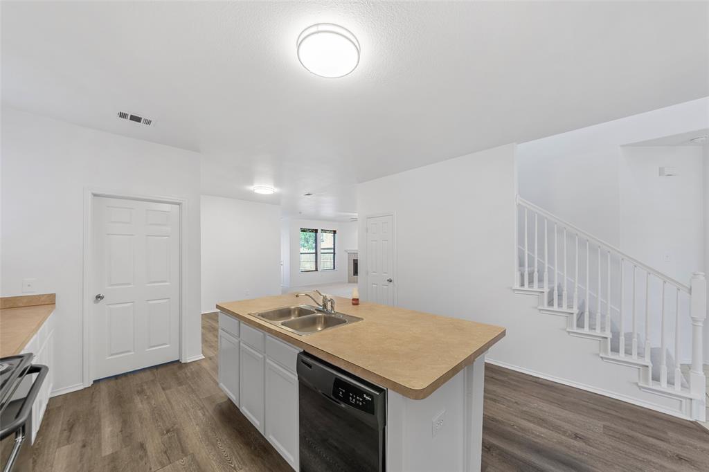 2442 Mackinac Drive