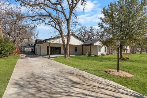 2819 Yorkshire Street Irving TX 75061