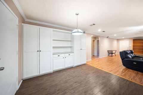 Tiny photo for 158 Hampshire Lane, Rockwall, TX 75032 (MLS # 21194724)