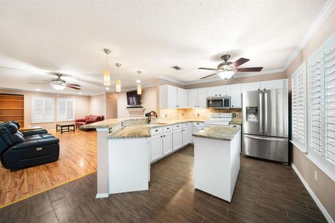 Tiny photo for 158 Hampshire Lane, Rockwall, TX 75032 (MLS # 21194724)