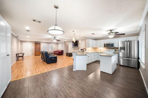 Tiny photo for 158 Hampshire Lane, Rockwall, TX 75032 (MLS # 21194724)