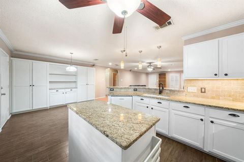 Tiny photo for 158 Hampshire Lane, Rockwall, TX 75032 (MLS # 21194724)