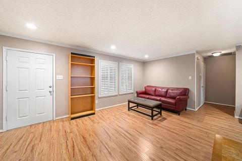 Tiny photo for 158 Hampshire Lane, Rockwall, TX 75032 (MLS # 21194724)