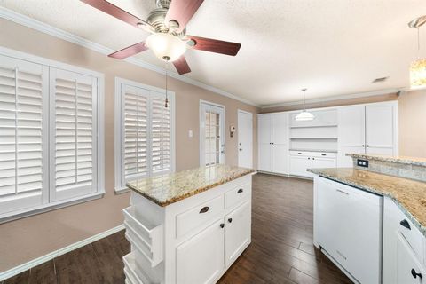 Tiny photo for 158 Hampshire Lane, Rockwall, TX 75032 (MLS # 21194724)