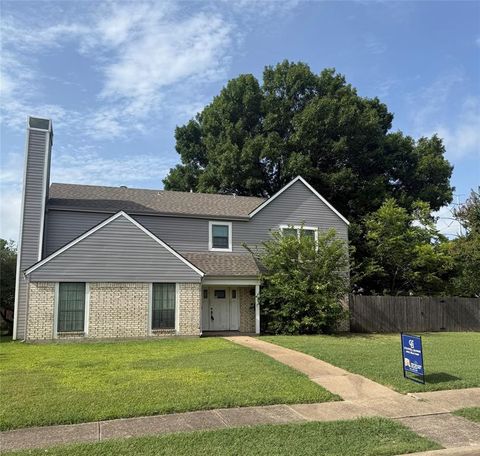 Photo of 610 Pyramid Drive, Garland, TX 75040 (MLS # 21334932)