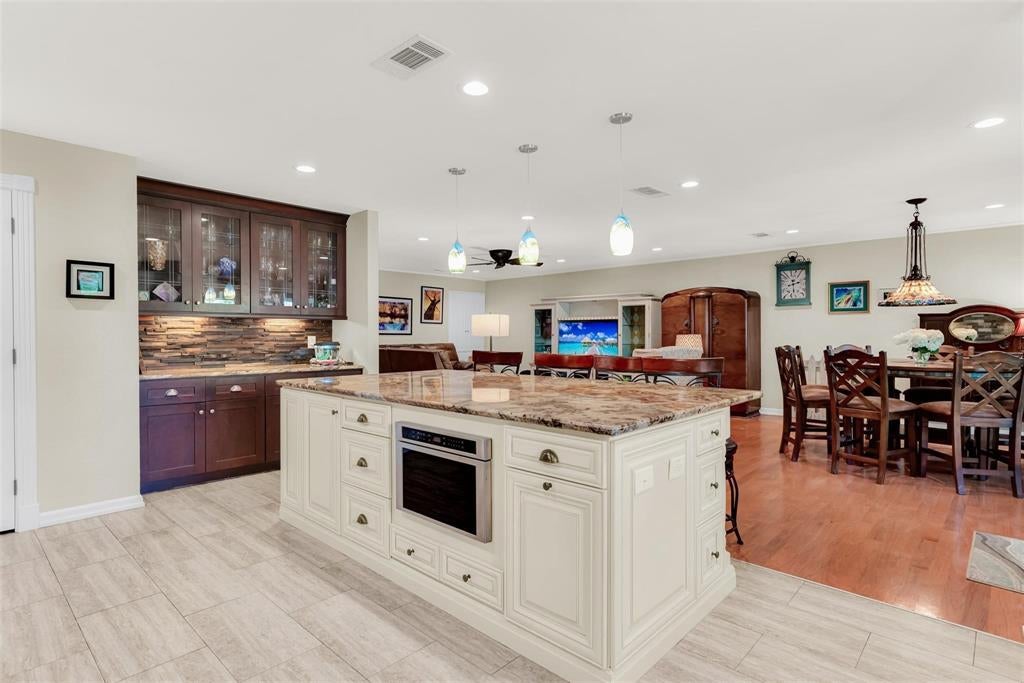 319 E Spring Valley Road
