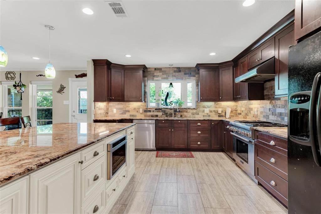 319 E Spring Valley Road
