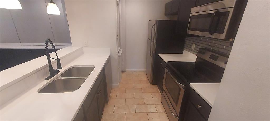 8601 Park Lane 735