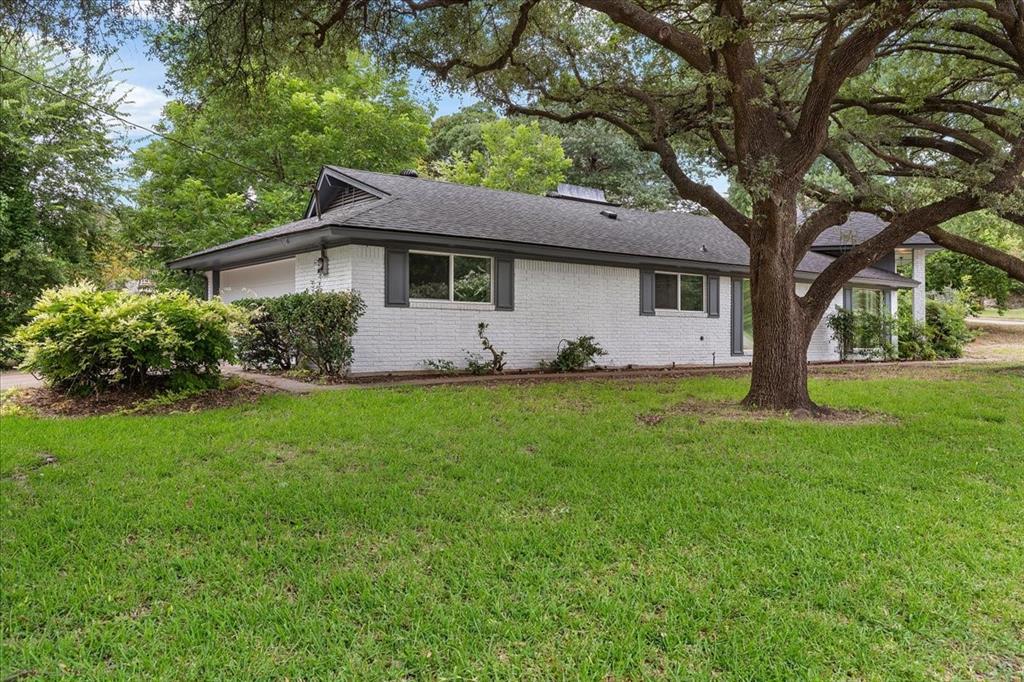 1208 W Red Bird Lane