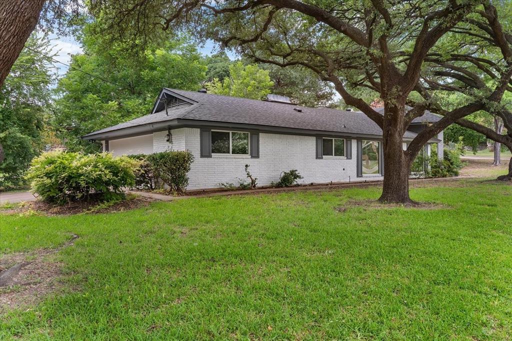 1208 W Red Bird Lane