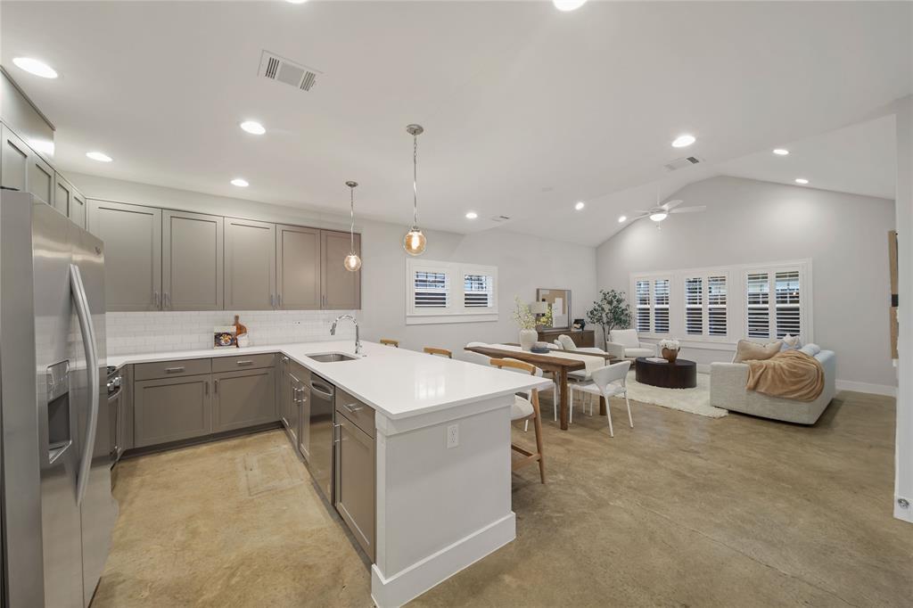 1686 Kings Highway