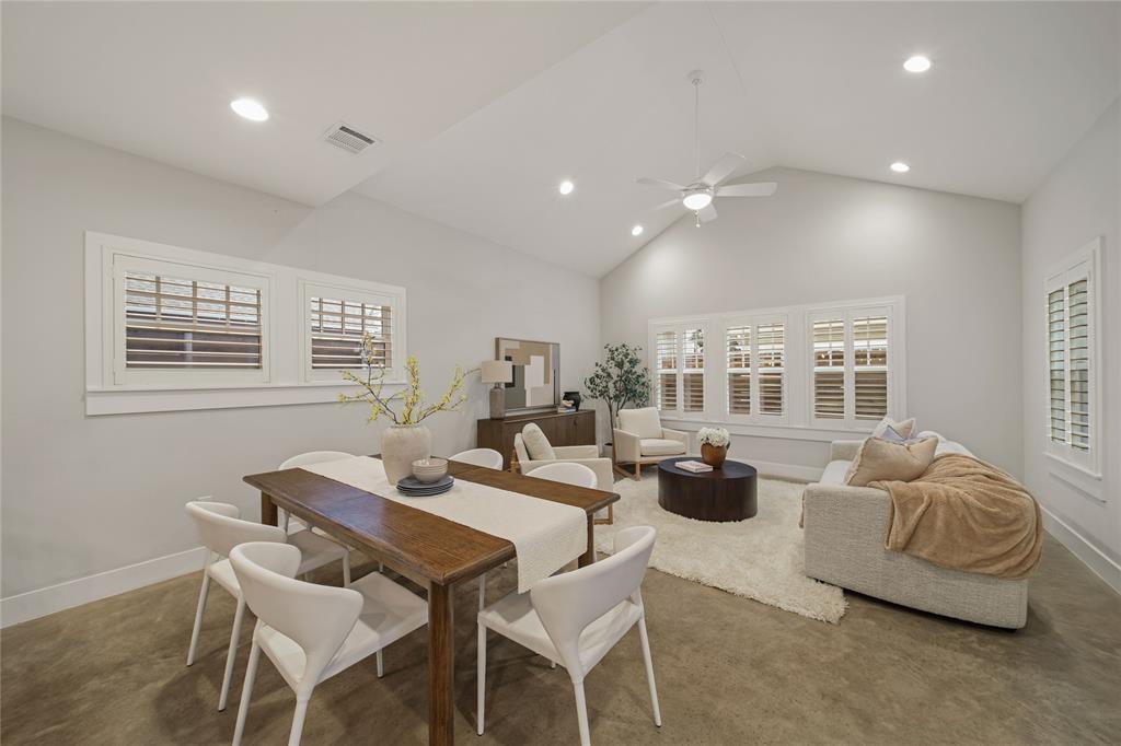 1686 Kings Highway