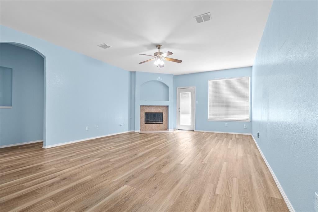 12652 Oakwood Circle