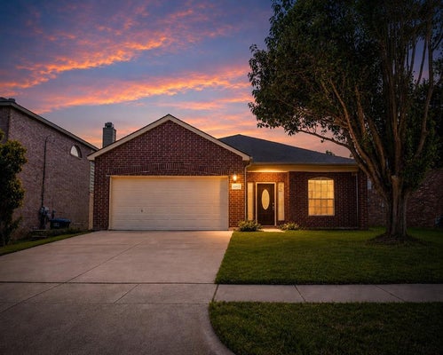 12652 OAKWOOD CIR, EULESS, TX 76040 - Image e9c083f6bf20d31b6a3e3682c5ff2952/3820134008