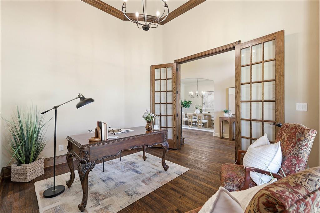 1913 Esparanza Court